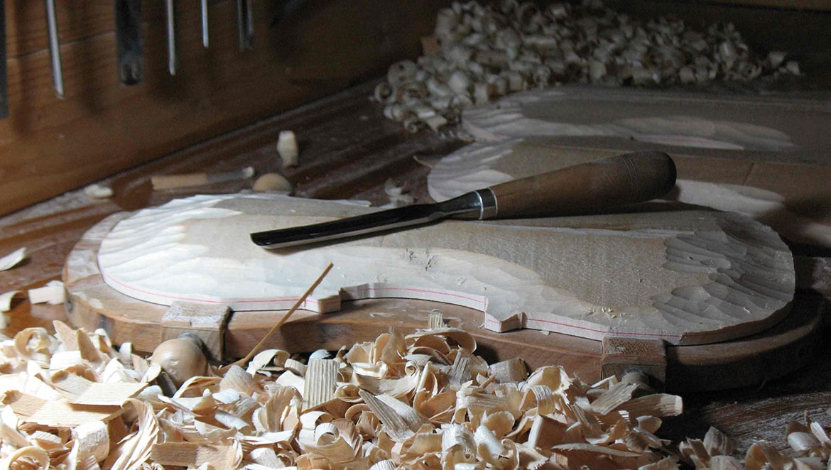 ویولن باید از چه نوع چوبی ساخته شده باشد؟