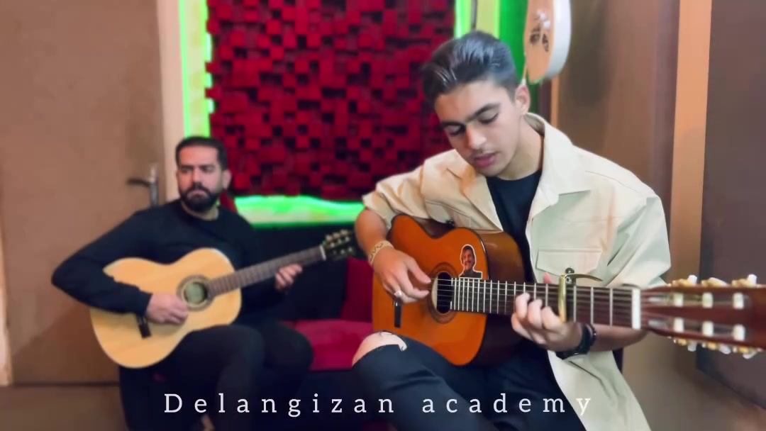 نیما هنرجوی گیتار استاد محمود رحمانی