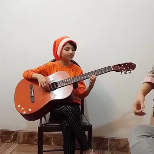 student of guitar fatemeh haghparast