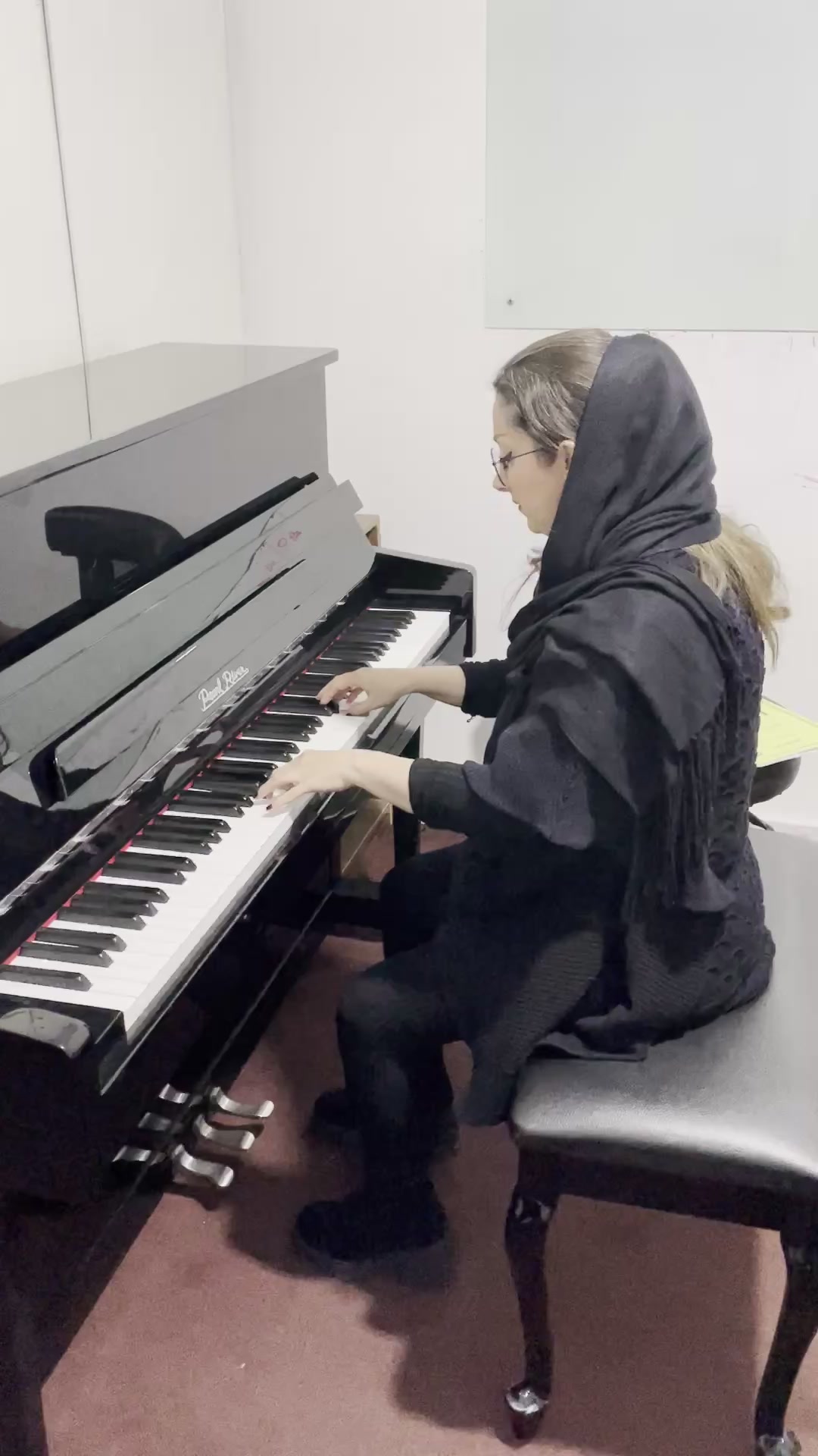 piano player sara mirhashemina