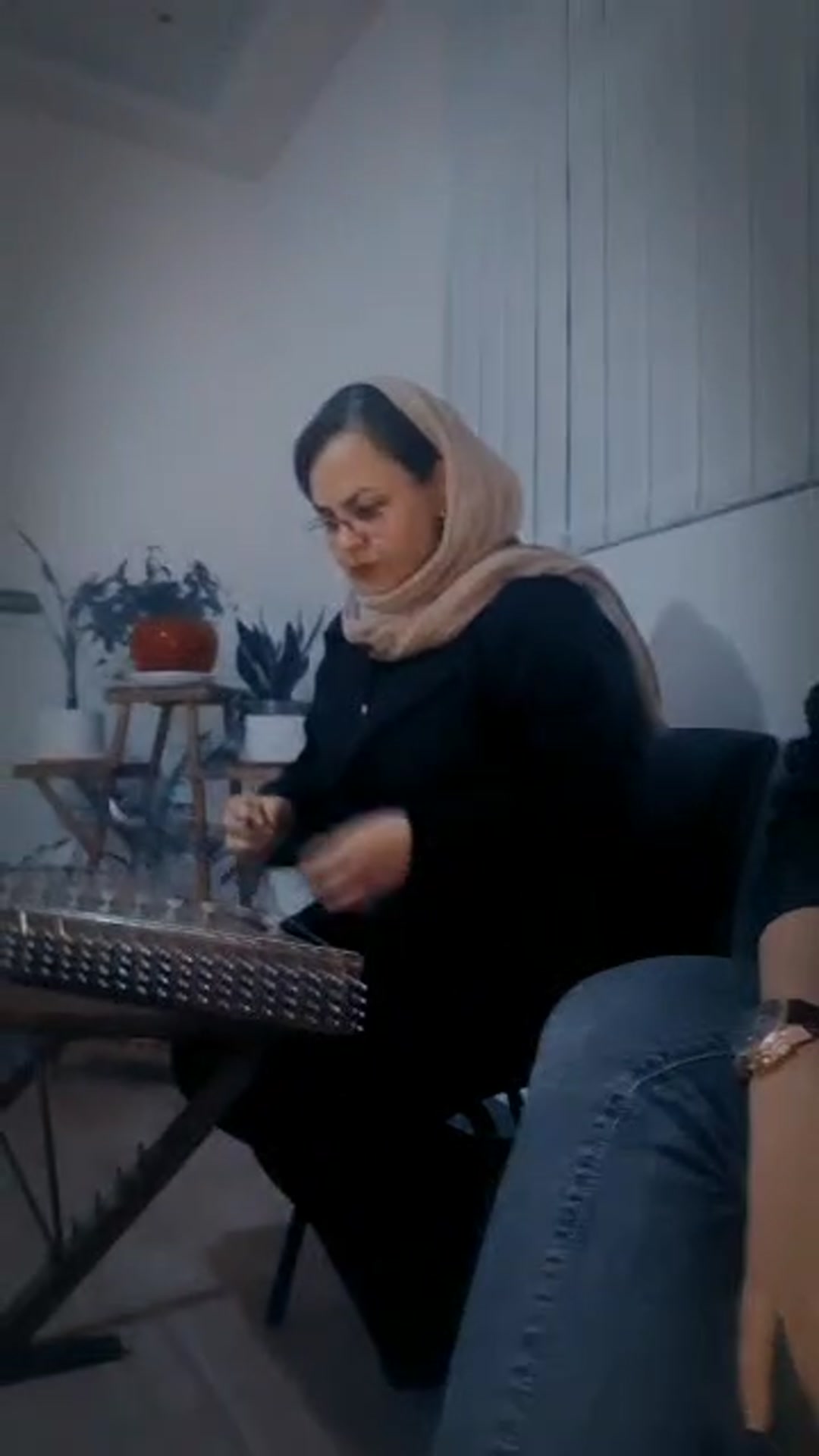 سنتور نوازی از هنرجوی استاد مرضیه شیرازی