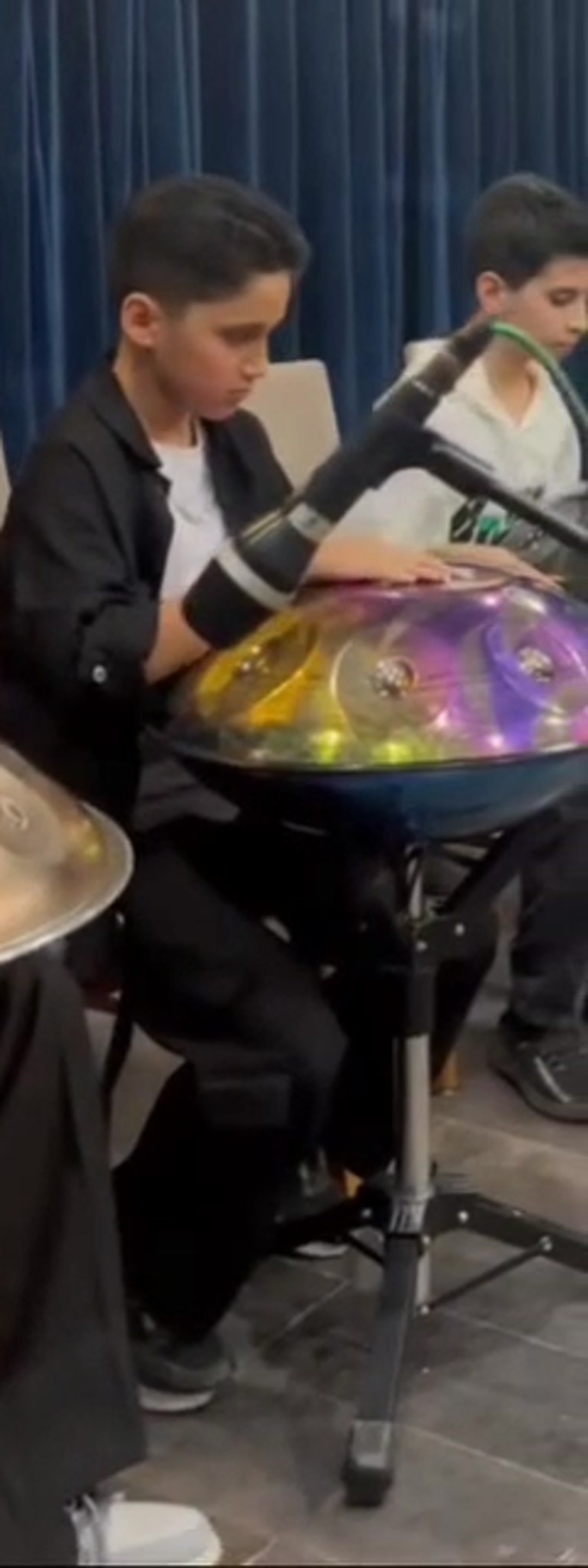 هنرجویان کودک هنگدرام استاد رها نشاط